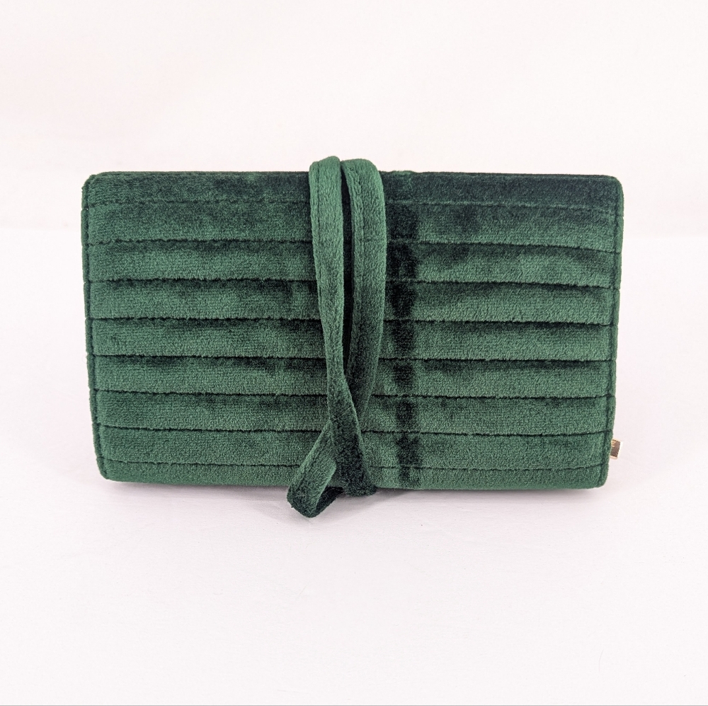 3/$20 Benevolence Los Angeles Travel Jewelry Case Green Velvet
